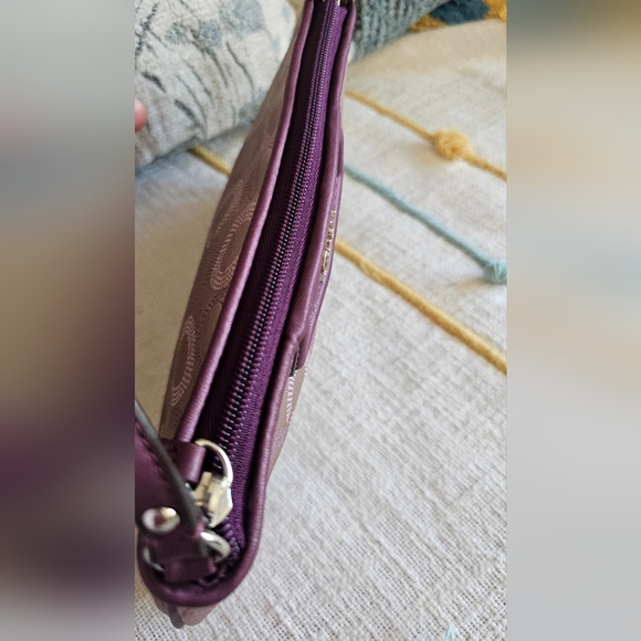 Coach Ashley Op Art Mini Shoulder Bag EUC - Picture 4 of 6